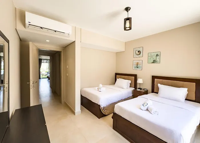Staggering & Soothing 2 Bdr W Pool View Free Pool & Access Appartement